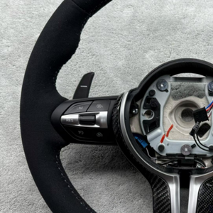 Volant de direction en Alcantara complet avec garniture en carbone de style CS pour BMW F10 F20 F22 F30 F31 M2 F87 M3 F80 M4 F82 F85 F90 X5 F15 E70 E90 - Product Image 4