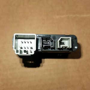 Connecteur de prise USB pour Dodge Challenger Charger 300C 68206384AC - Product Image 4