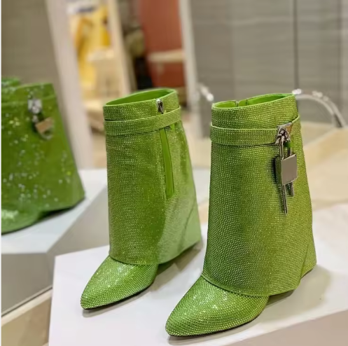 สีเขียว