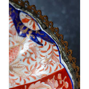 Gabriella P. Grande assiette en céramique Imari de 33 cm, peinte à la main, bord en laiton, design moderne INS, motif personnalisable, vaisselle, hôtels, événements - Product Image 3