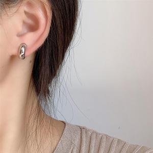 Eh57 Clip de <span class=keywords><strong>oreja</strong></span> con diseño de plato de incienso antimosquitos, <span class=keywords><strong>sin</strong></span> agujeros, de metal, con forma de pequeño círculo, de estilo sencillo - Product Image 3