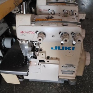 Machine à coudre d'occasion à surjet à entraînement direct série Jukis 6700 Machine à coudre à surjet à quatre fils de sécurité 6704 6714 - Product Image 3