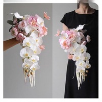 Cascade de fleurs tombantes pour mariage, divers styles, décorations de mariage avec de magnifiques bouquets cascade