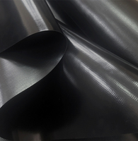 Bâche PVC sur mesure 450-650 g/m² – Tissu enduit imperméable, ignifuge et anti-UV – Couleurs et tailles personnalisables pour camions et entrepôts