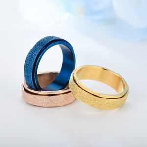 Anelli Girevoli Antistress alla Moda 2022 per Uomo e Donna, Gioielli in Acciaio Inossidabile Opaco, Anello Rotante per Coppie a Prezzo Conveniente - Product Image 5