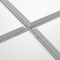 Panneaux de plafond en alliage d'aluminium 600x600 rectangulaires, design moderne, plafond suspendu avec garantie de 5 ans pour usage intérieur