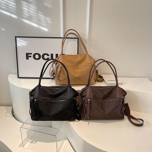 2024新款女式大容量斜挎包多口袋大学生手提包带拉链<span class=keywords><strong>PU</strong></span>拼接尼龙肩包 - Product Image 4