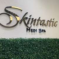 Enseigne en métal personnalisée, enseigne 3D, miroir professionnel, signalisation avec logo, lettre en métal en acier inoxydable doré et laiton pour mur