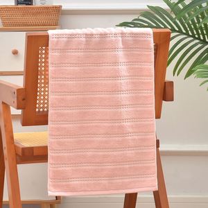 Serviette en coton gaufré hypoallergénique, couleur unie, douce et absorbante, modèle Yijiahe JY-HFG-3575, pour la maison et les adultes, vente en gros Bath Factory - Product Image 4