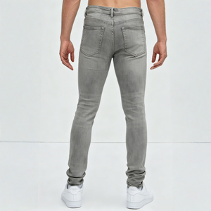 Ropa de mezclilla moderna y atrevida con detalles desgastados y rotos, cintura baja, corte ajustado, para uso diario urbano y estilo hip hop. - Product Image 2