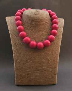 Collier Pendentif en Résine Contemporain avec Design Artistique Bijoux Légers Parfaits pour les Soirées Décontractées et le Quotidien - Product Image 4