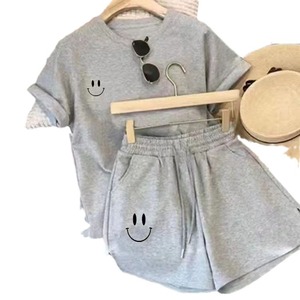 Ensemble de vêtements de sport décontractés Smiley Face pour femmes, deux pièces, coupe ample, manches courtes, polyester, gris et violet, été - Product Image 5