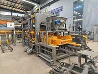 Machine à fabriquer des briques pour la production de blocs de béton et de pavés