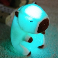 Peluche Capybara Lumineuse Jouet en Peluche avec Lumière LED Animal en Peluche Super Doux en Coton PP Mignon Oreiller Lumineux Cadeau pour Enfants Adultes