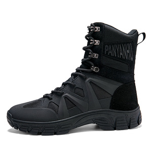 Botas de exterior caqui de corte alto con parte superior de malla transpirable y cordones, ideales para explorar praderas y caminatas de larga distancia en el campo. - Product Image 3