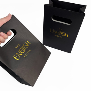 Bolsas de Regalo Personalizadas de Papel Kraft Negro con Asa Troquelada, Logotipo en Lámina Dorada, Impresión de Código QR, Bolsas de Papel de Lujo para Compras y Hoteles, Venta al Por Mayor - Product Image 2