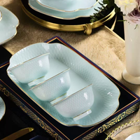 Service de table en céramique bleu clair 62 pièces, vaisselle de luxe en porcelaine avec bordure dorée pour la maison, les mariages et les banquets