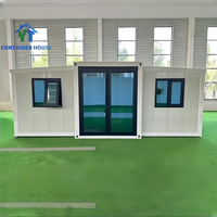 Maison conteneur de luxe extensible de 20 pieds en panneaux sandwich d'acier, étanche, pour hôtels et villas en extérieur
