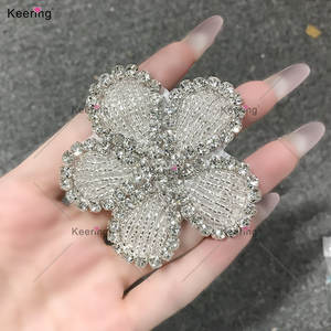 Robe de mariée nuptiale petite fleur perlée <span class=keywords><strong>diamant</strong></span> strass appliques pour la décoration de ceinture - Product Image 1