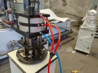 Machine de découpe et de poinçonnage pneumatique pour profilés en aluminium, avec PLC, pour portes et fenêtres en aluminium, PVC, UPVC et acier inoxydable