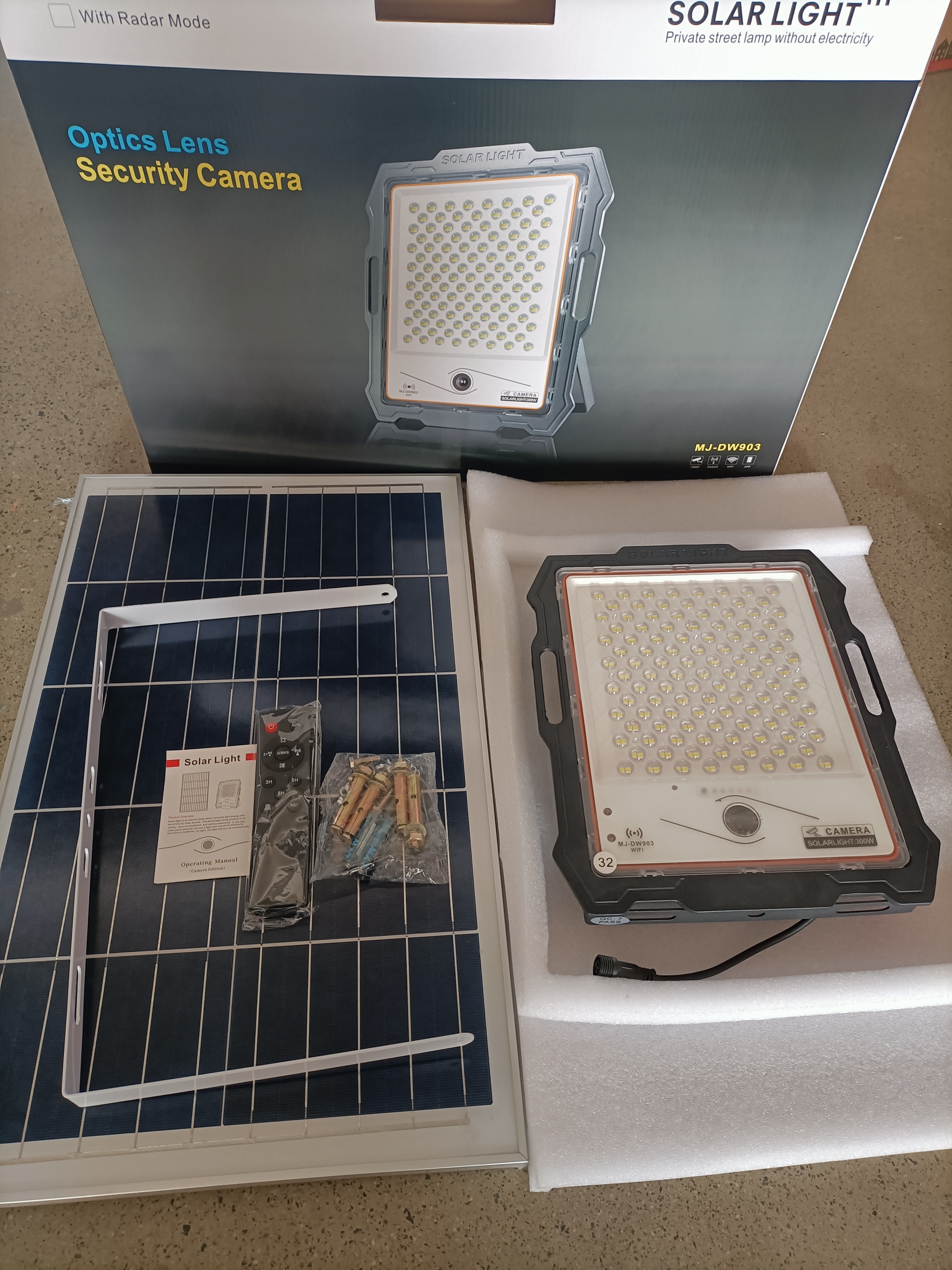 High Brightness 1080P Outdoor Solar Flood Light 100W 200W 300W 400W 600W With CCTV Camera
