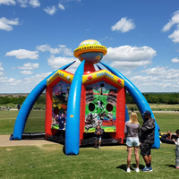 Jeu de tir au football gonflable pour parc d'attractions avec souffleur, utilisation commerciale en location, jeu de lancer de hache gonflable