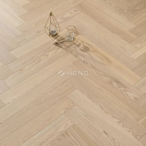 Parquet en bois d'ingénierie à chevrons en frêne européen, style moderne, technique de pose clic, finition lisse - Product Image 2
