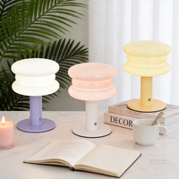 Lampe de table Hamburg avec accents en verre, lampe de table rechargeable pour la chambre à coucher, avec une esthétique moderne, décoration de chevet