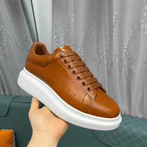 รองเท้าผ้าใบลำลองแบบมีเชือกผูก Alexander Classic Minimalist Platform Sole รุ่น Mc ดีไซน์ทันสมัยสำหรับผู้ชายและผู้หญิง ใส่ได้ทุกวัน สะดวกสบาย - Product Image 1