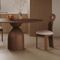 Set Meja Makan Bulat Kayu Solid Vintage Modern dengan Finishing Walnut 6 Kursi untuk Keluarga Kecil atau Apartemen