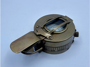 Reloj de Estilo Antiguo con Impresión Digital y Caja de Latón, Bañado en Oro - Product Image 3