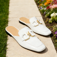 Boucle de sandale en métal doré pour femme, personnalisée en usine, accessoires de chaussures à la mode avec décoration boutonnée