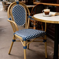 Chaise de bistrot française Yoshen bleue, restaurant, café, extérieur, chaise de salle à manger en rotin blanc et bleu