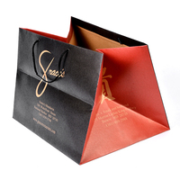 Meilleures ventes, sacs en papier d'emballage classiques de haute qualité, recyclables, écologiques, avec poignée, pour vêtements et accessoires