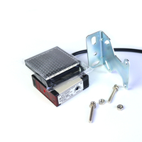 Capteur photoélectrique laser rétro-réfléchissant longue portée 30m, lumière rouge visible, sortie relais NPN PNP, vente en gros OEM
