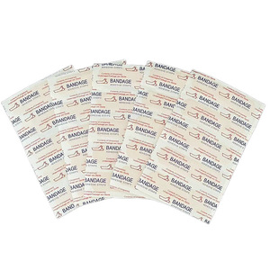 Apósito adhesivo Band Aid de 2.5 pulgadas x 1/2 pulgada, impermeable, para heridas y rasguños menores - Product Image 3