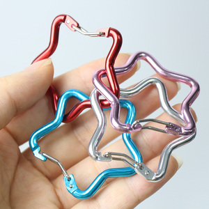 Porte-clés mousqueton étoile multicolore en alliage avec mousqueton à ressort pour le <span class=keywords><strong>camping</strong></span>, la randonnée, les cadeaux promotionnels, outil porte-clés facile à transporter - Product Image 6