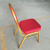Chaises de banquet d'hôtel en acier durable, empilables, avec revêtement rouge, pour mariage, cérémonie, salle de conférence, utilisation VIP