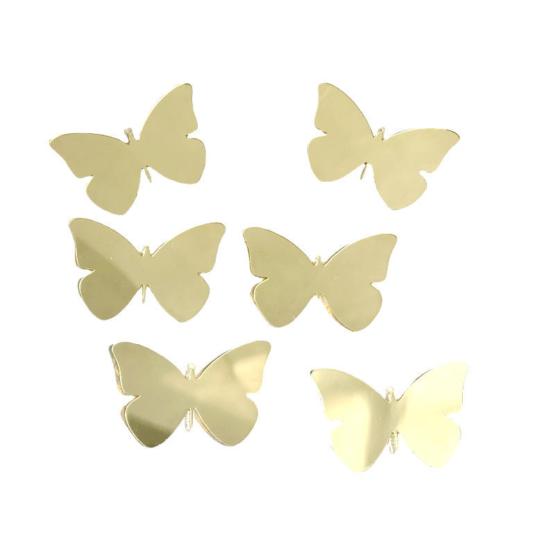 6 butterflies in gold (about 6CM wide)