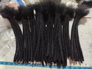 Vente en gros 100% cheveux vierges humains bruts 0.6cm dreadlocks extension <span class=keywords><strong>afro</strong></span> doux Crochet cadeau gratuit crépus bouclés tressage dread lock