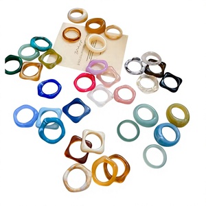 Anillos de Resina Multicolor con Diseños Únicos, Anillos Geométricos de Banda Ancha, Anillos de Cóctel Modernos con Efecto Mármol, Joyería Unisex para Mujer - Product Image 2