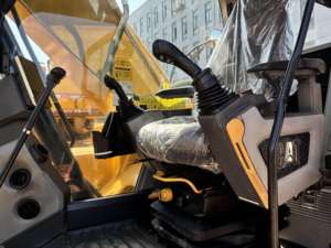 รถขุดตีนตะขาบ ปี 2023 รุ่น 320 มือสอง เครื่องยนต์ C7.1 6 สูบ พร้อมเกียร์และมอเตอร์ รับประกัน 1 ปี สภาพดี - Product Image 5