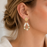Boucles d'oreilles créoles de style ethnique, avec perles en éclats de coquillage et pierres naturelles, bijoux d'oreille de luxe haut de gamme, grandes créoles exagérées pour femmes