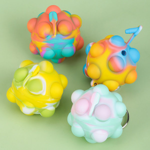 Masajeador de burbujas Kean, juguete antiestrés de silicona, llavero de colores variados, alivio del estrés, educativo, unisex, 5-7 años - Product Image 3