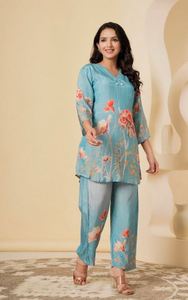 Ensemble coordonné en tissu de haute qualité, style urbain moderne, ensemble coordonné de dernière génération, ensemble coordonné tendance, ensemble coordonné de créateur - Product Image 2