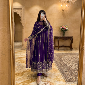 Traje Anarkali Morado Oscuro de Primera Calidad, Estilo Tradicional Indio-Pakistaní, Listo para Usar, Largo hasta el Suelo, Precio de Fábrica OEM - Product Image 1
