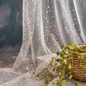 Tessuto in Tulle Trasparente con Paillettes Scintillanti 100% Poliestere per Decorazioni Matrimoniali, Abiti e Gonne - Product Image 2