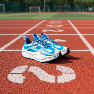 รองเท้าวิ่งเด็ก Geleza Runner Rad สีดำ ผลิตตามสั่งจากโรงงานจีน จัดส่งรวดเร็ว วัสดุท่อนบนผสมโพลีเอสเตอร์รักษ์โลก พื้นยาง - Product Image 1