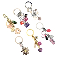 Porte-clés Émail Plaqué Or Premium avec Breloques Fleur & Cœur Anti-ternissement, Accessoire de Mode pour Sac à Main & Sac à Dos Femme
