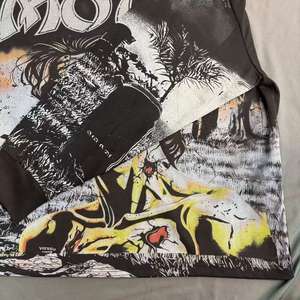 เสื้อยืดแขนยาวทรงหลวมลายกราฟฟิตี้พิมพ์ลายสไตล์อเมริกันเรโทรผสมผสานอารมณ์ - Product Image 3